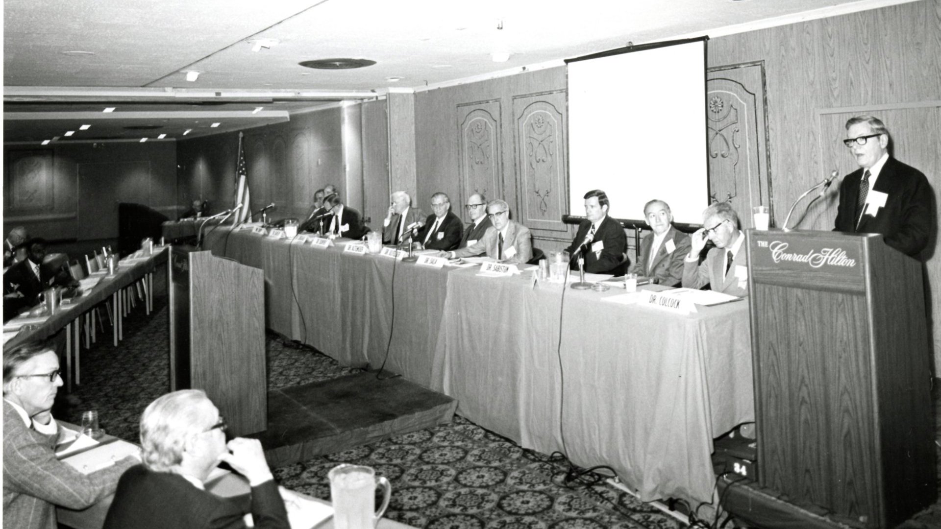 attendees-and-panelists-in-an-educational-session-1973.jpg